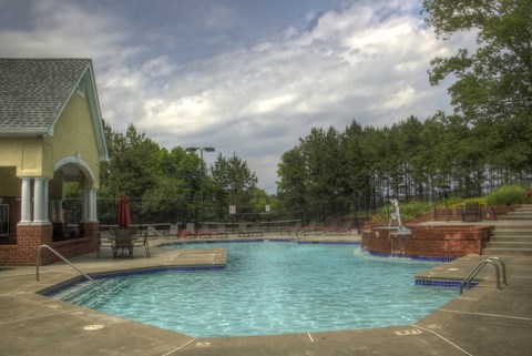 Luxury Apartments in Lawrenceville| Wesley St. Claire Apartments | Sparkling Pool